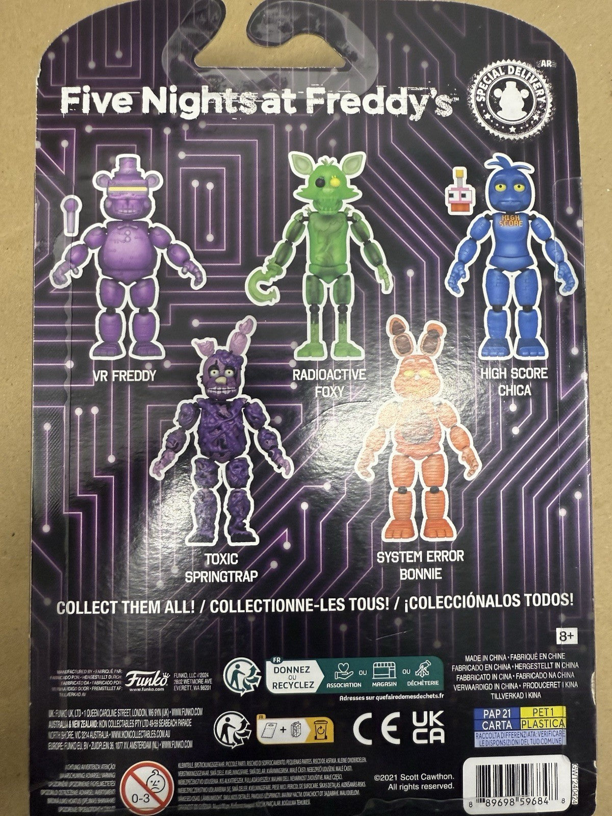 FUNKO FIVE NIGHTS AT FREDDYS RADIOACTIVE FOXY GLOW IN THE DARK FIGURE NEW. (A1)